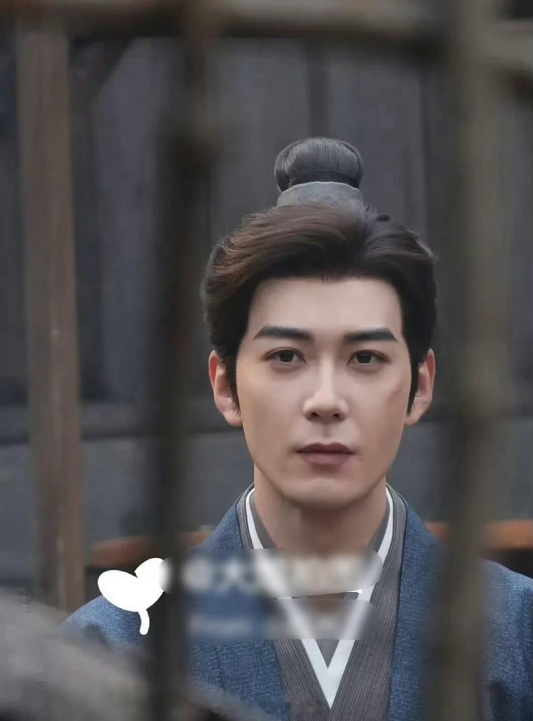 陈星旭《金枝》路透生图，这个扮相不太适合他啊 