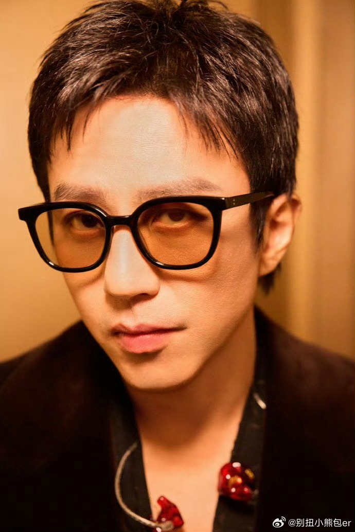 邓超碰上了最懂自己的节目组被节目组的“不明生物”笑到，精准拿捏邓超，活泼搞怪又无