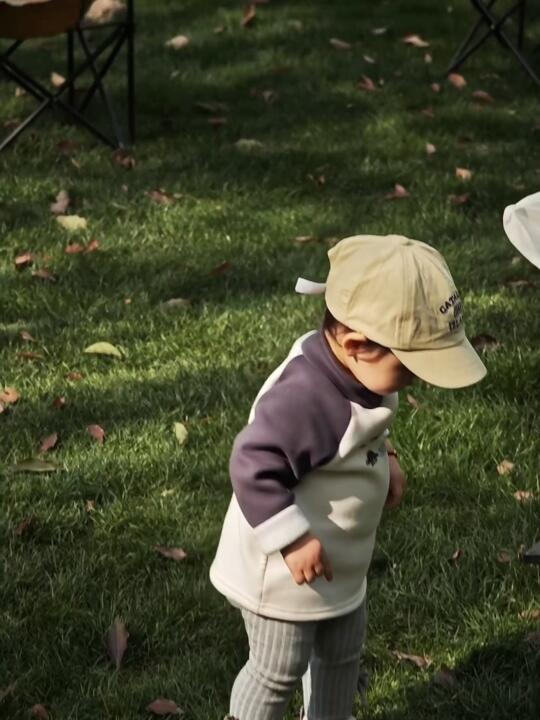 一岁➕小孩姐的酷酷踏青ootd 💚