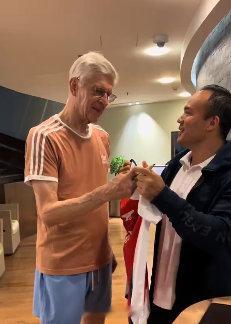 温格接受采访表示：“阿森纳不需要我了，但我一直是他们的忠实支持者。”当被问及阿森