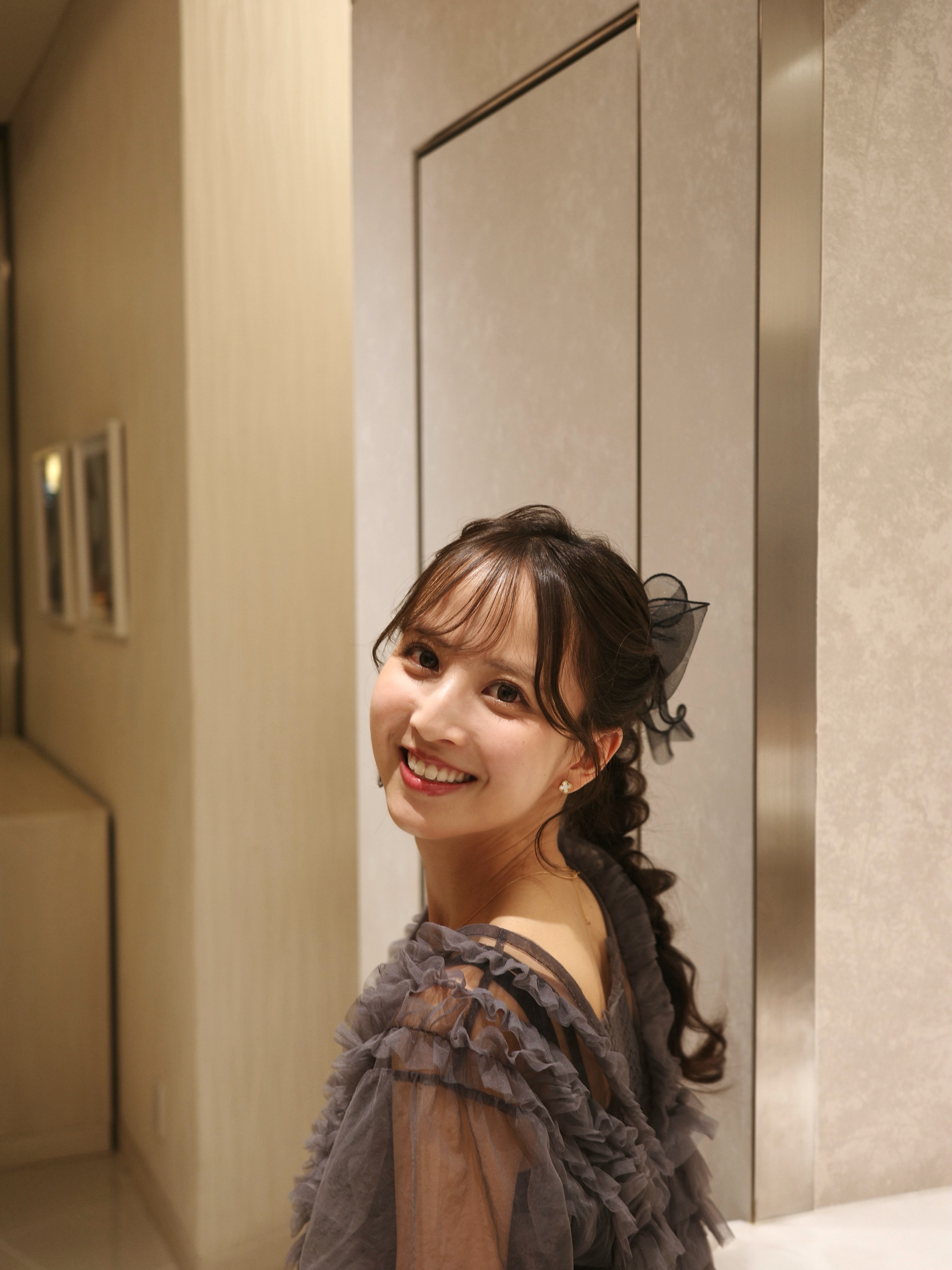 佐藤楓「地元の名古屋でお友達の結婚式でした💐🤍ずっとにこにこしてて幸せそうで