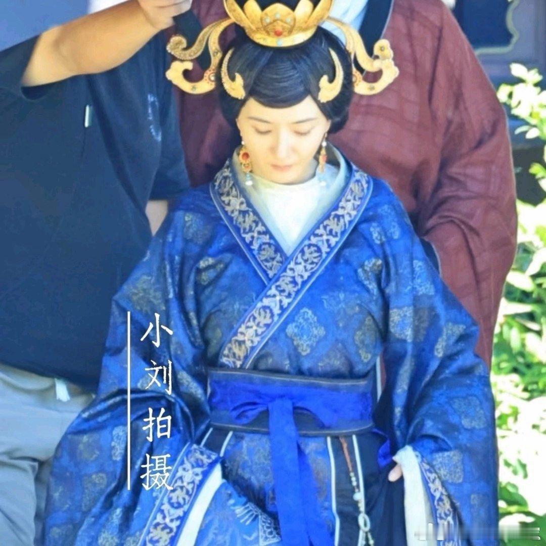 杨幂冯太后老年妆杨幂老年冯太后路透抛开流量滤镜看这组路透，老年妆让杨幂的演技氛围