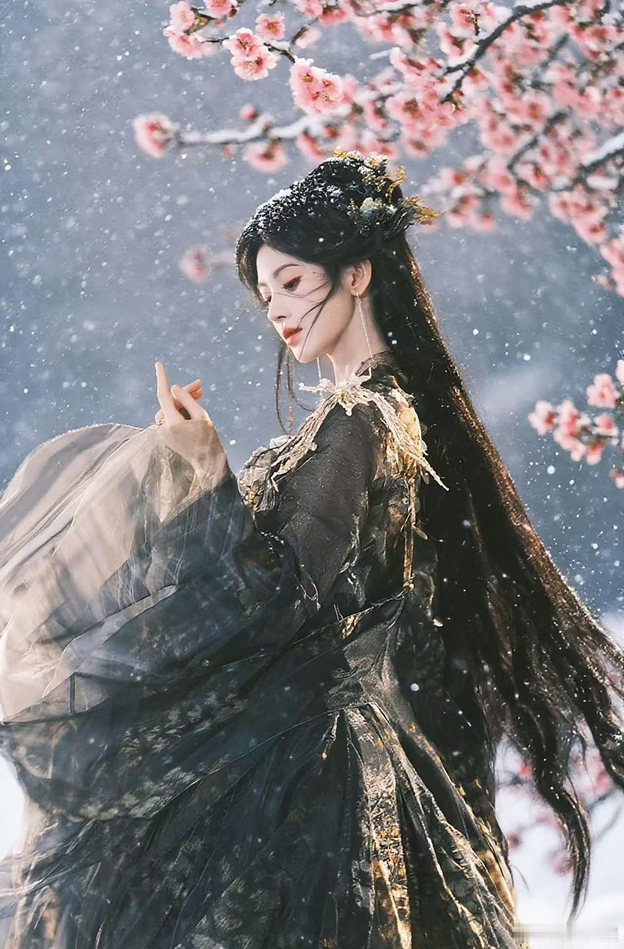 鞠婧祎超级夏晚舞台妆造鞠婧祎雪景古风大片鞠婧祎雪景古风大片，哇， ​​​