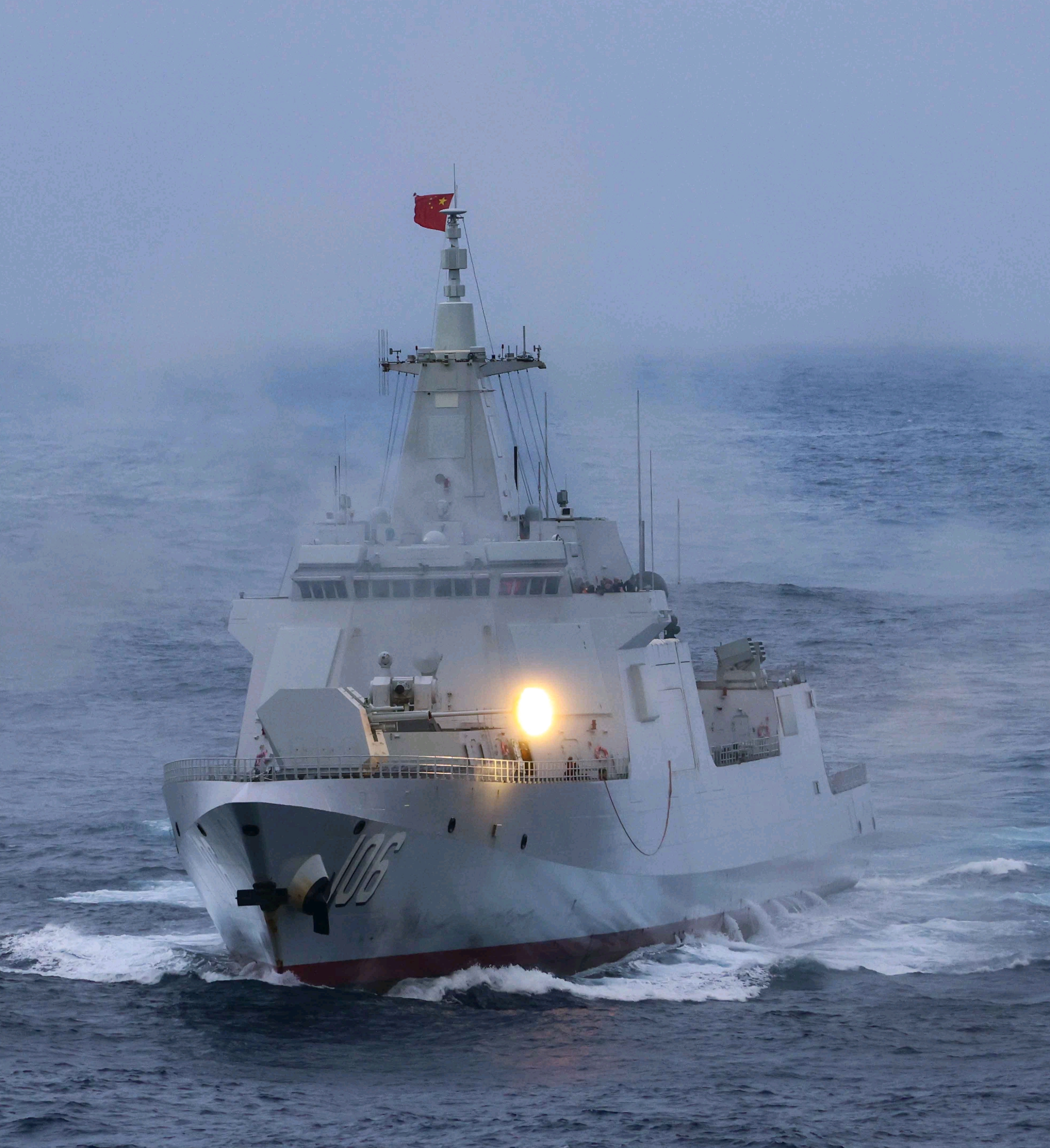 好图，参演的055大驱延安舰主炮开火对岸谁敢迎战130巨根？烽火问鼎计划台军承认