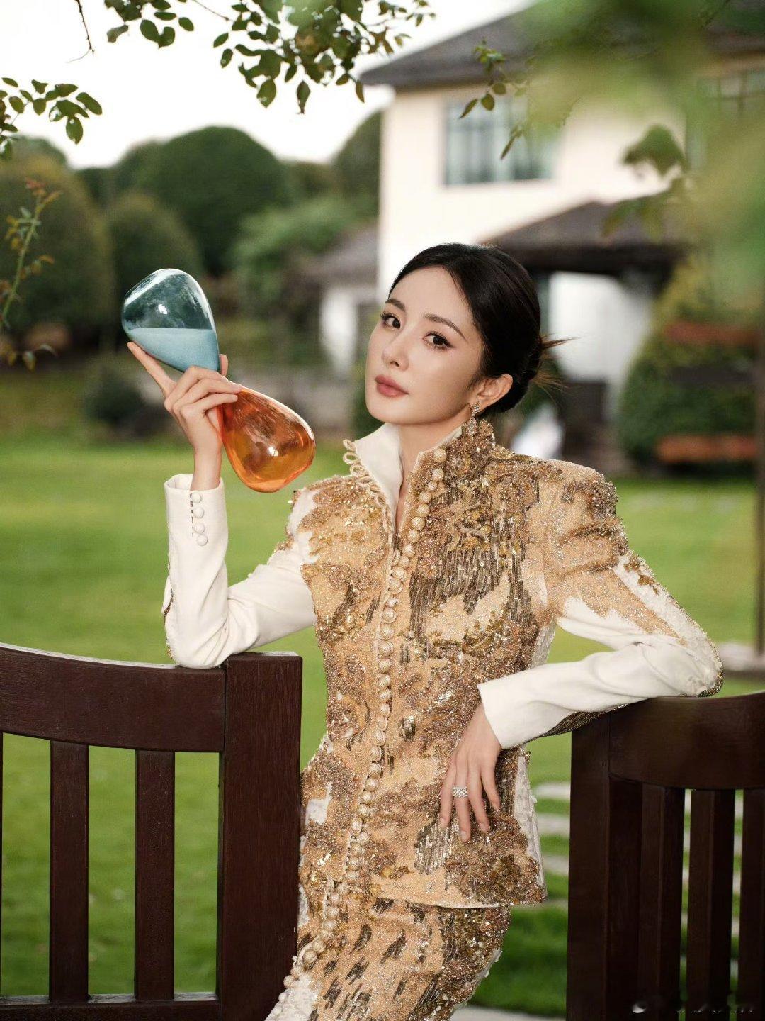 #粉丝送给杨幂2024生贺视频##粉丝们祝杨幂生日快乐#哈哈哈哈，祝杨幂生日快乐