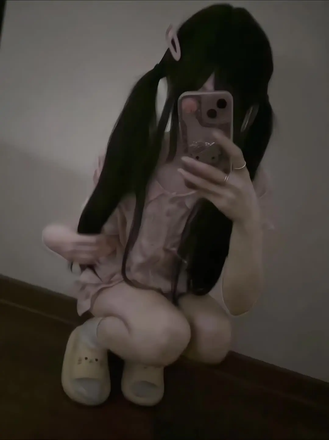 我发誓！我一定要打造一个很高很厚的堡垒 不会再让任何一个人来伤害小爱的...