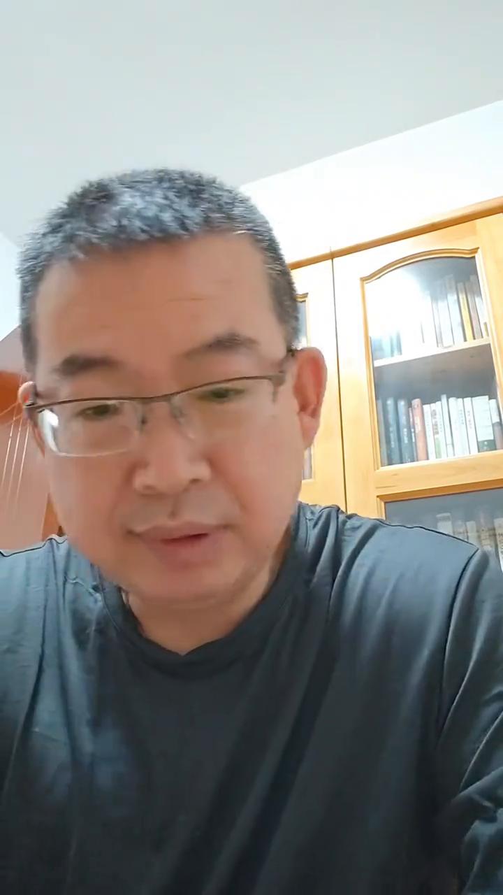 高考影响最大的不是现在的高中生，可能是现在的初中生和小学生。今年高考数学有两个特