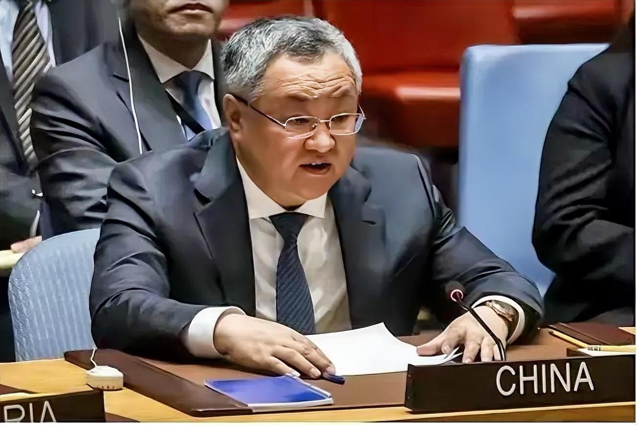 傅聪大使联合国仗义执言：霍尔木兹海峡受阻，祸根在美以！

当地时间4月27日，在