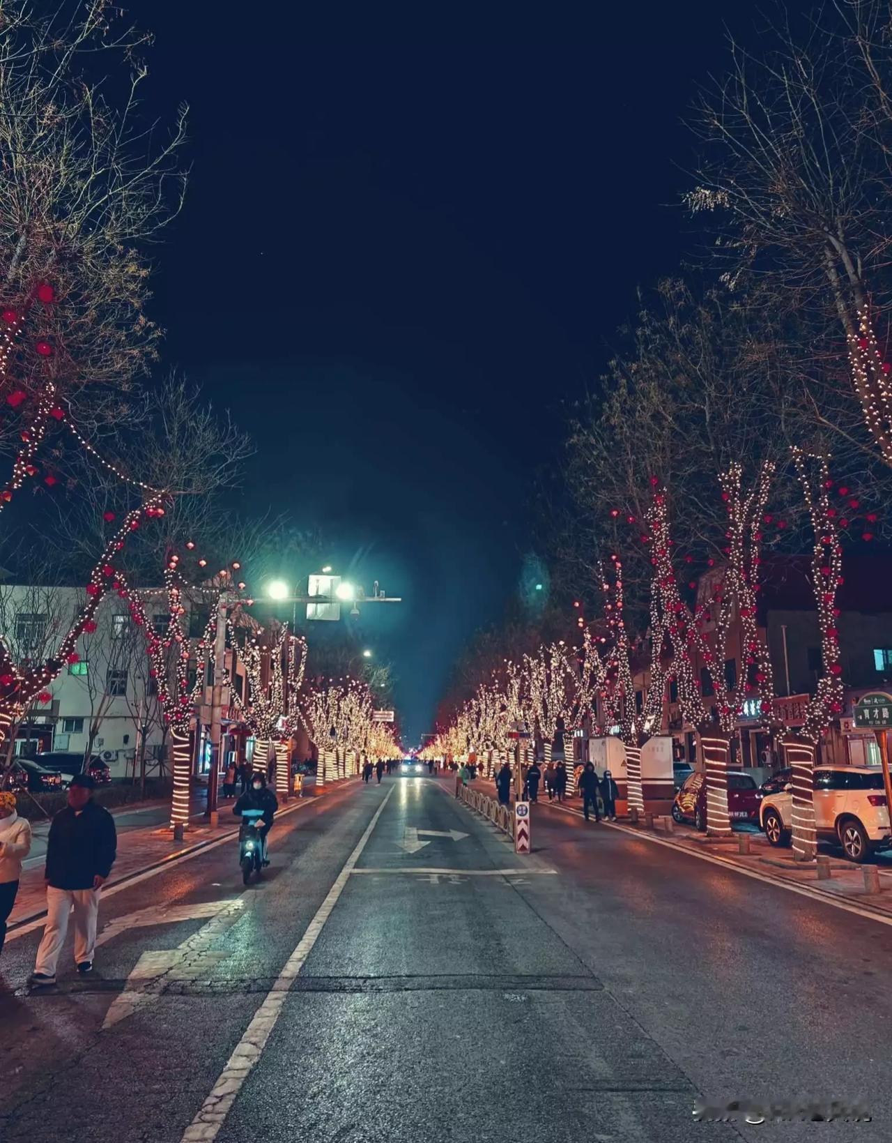 看着招聘网站上一晚上新增的200多个新招呼，简直都麻了...无奈求助领导：这太多