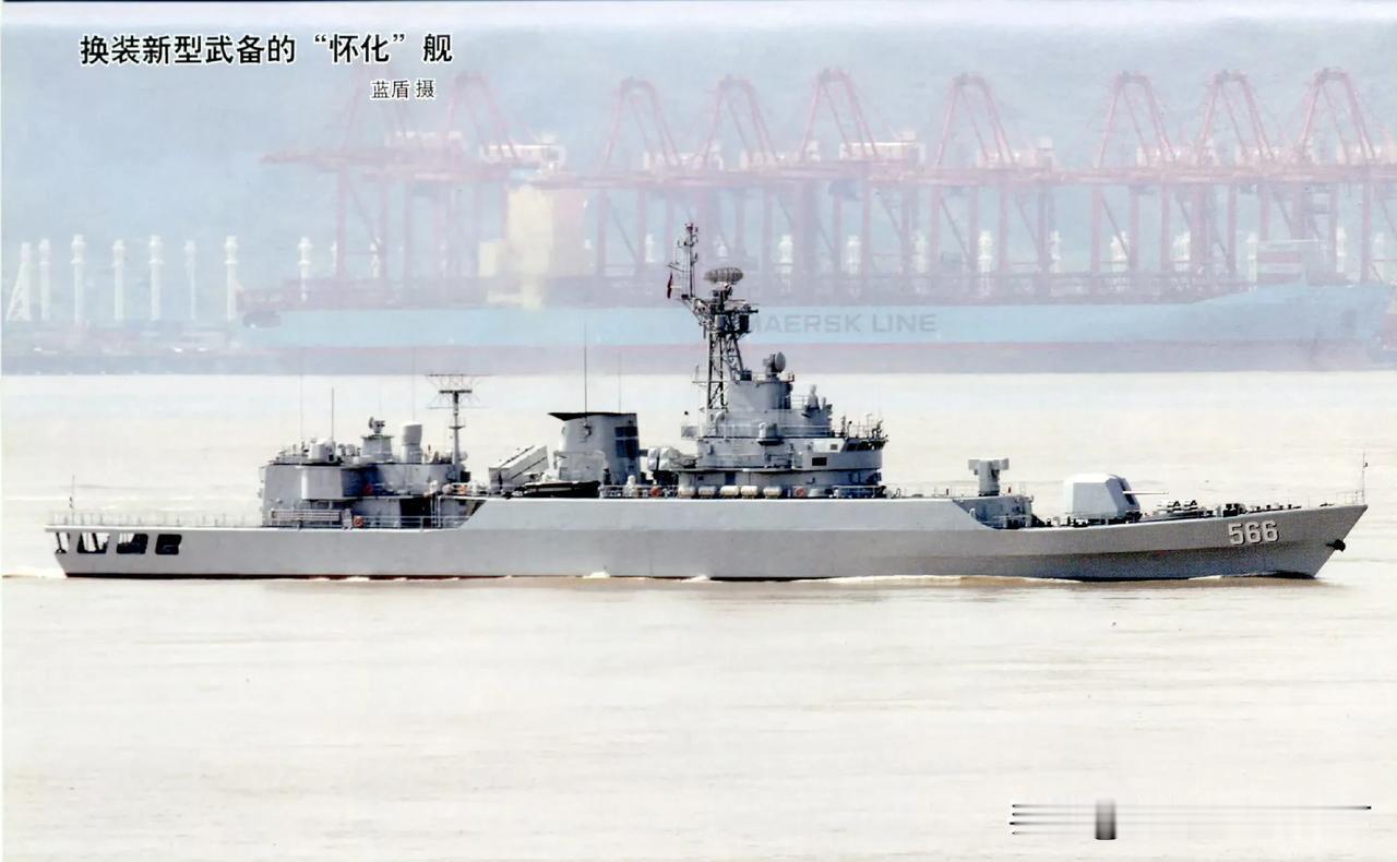 [呲牙] 053H3换HHQ-10防空导弹，初看上去还有点不习惯。
053H3型