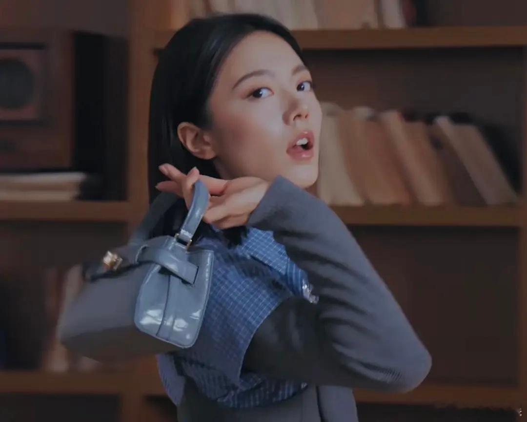 赵今麦真的不适合这个品牌 