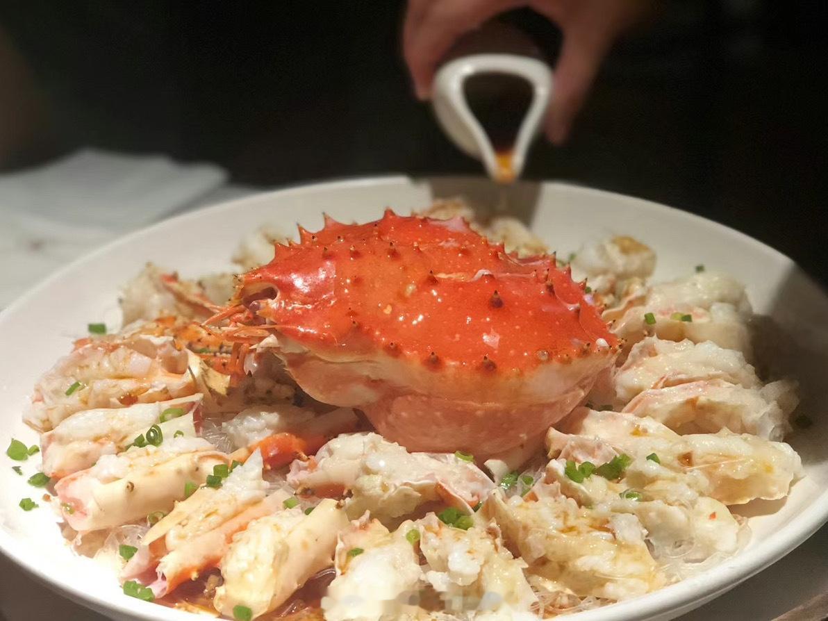 追剧与美食，这是作为美食博主的职场人的心声难得追剧，近来却喜欢上《新闻女王》，因