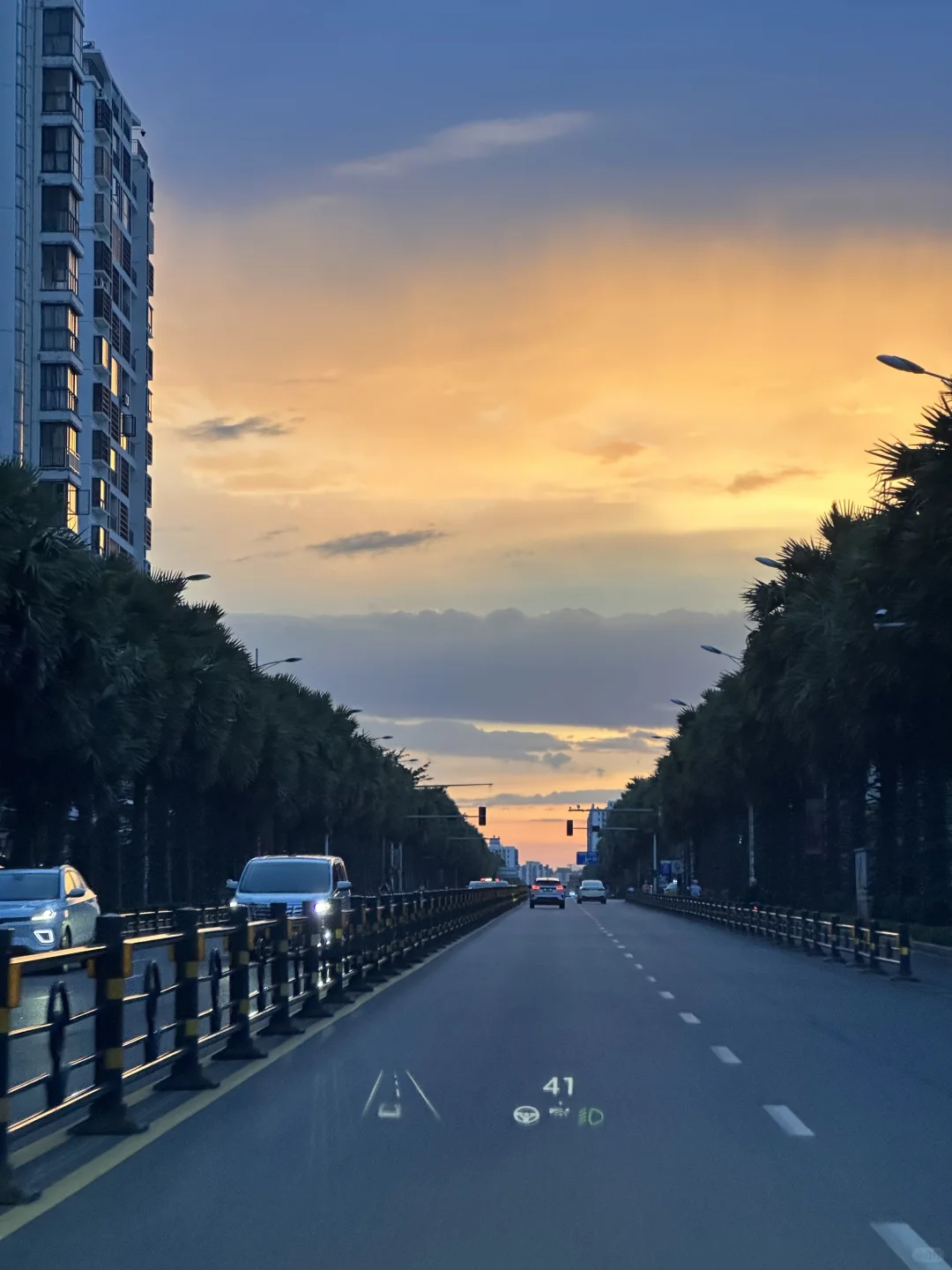 这么美☁️三亚是要刮台风了？