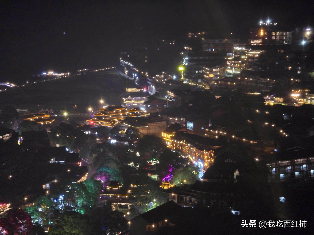 张雪峰说，不要把孩子培养得太过老实，而是要教给他们七句话。
首先，要大声说话，并