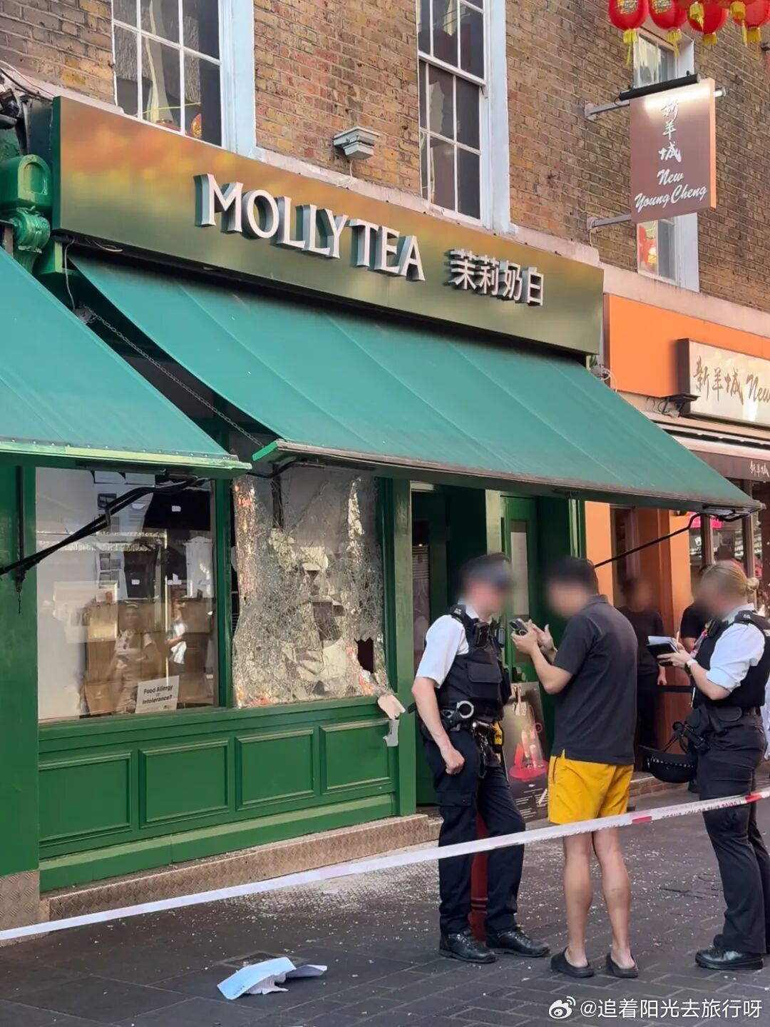 茉莉奶白伦敦门店被砸茉莉奶白伦敦橱窗被砸，网上玩梗的“LV商战”只是网友段子。真