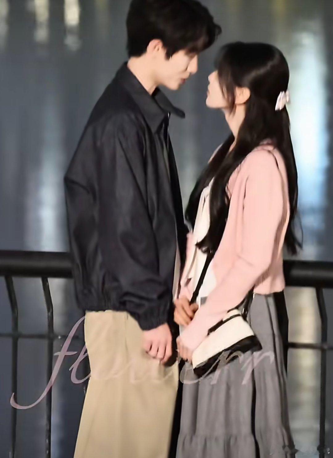 杨超越董思成的今天是太阳雨路透，这才是少男少女的爱情嘛 