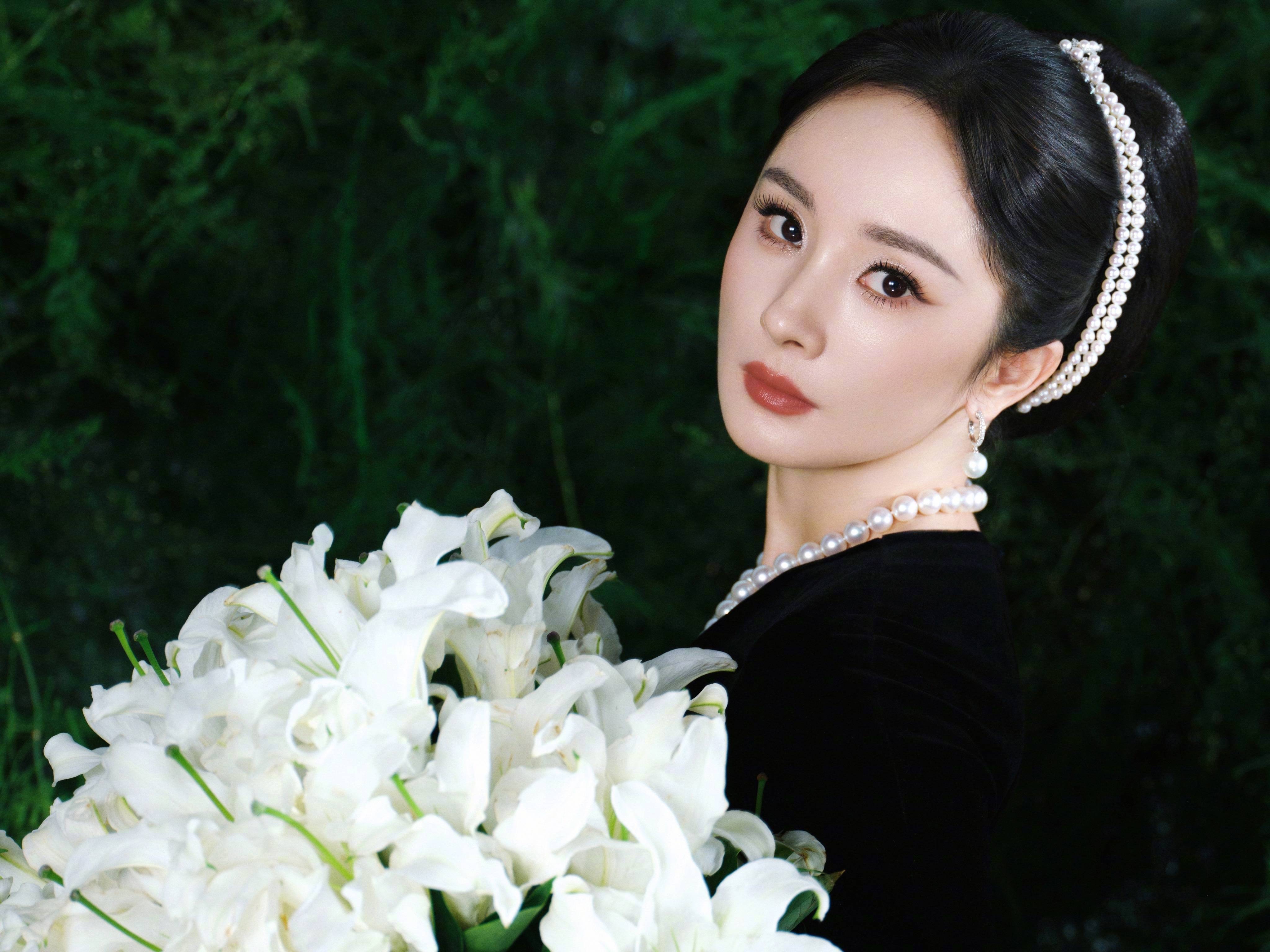 杨幂 旷野女王 高贵典雅的黑珍珠女王杨幂！[爱慕]太权威了！[舔屏] ​​​