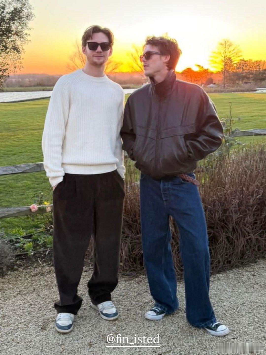 囧三和表哥Fin  cr：TheBeckhams 