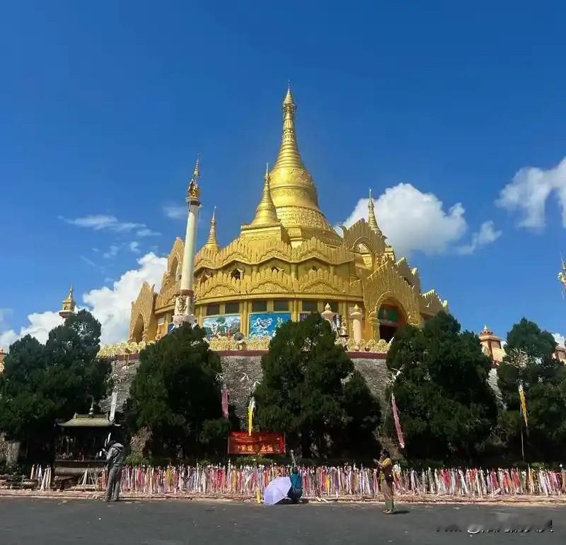 缅甸跟中国是睦邻友好国家。只要到了云南，没有不去缅甸的。
我也曾经去过缅甸，边境