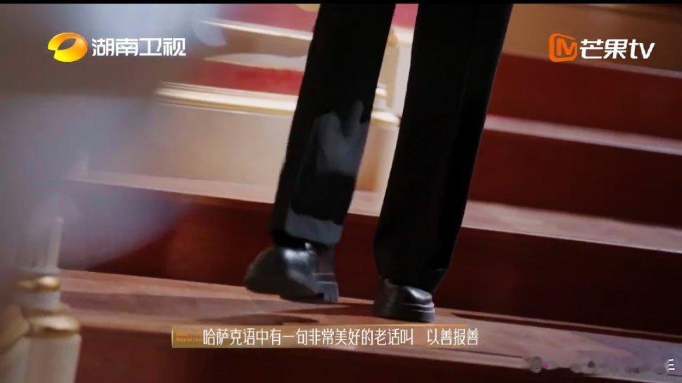 迪玛希是懂得投桃报李的九年前迪玛希从丝路踏歌逐梦，如今携青年歌者回归家乡，这份赤