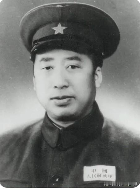他是新中国首任铁道部部长。1904年出生，湖南麻阳人。1974年逝世，享年70岁
