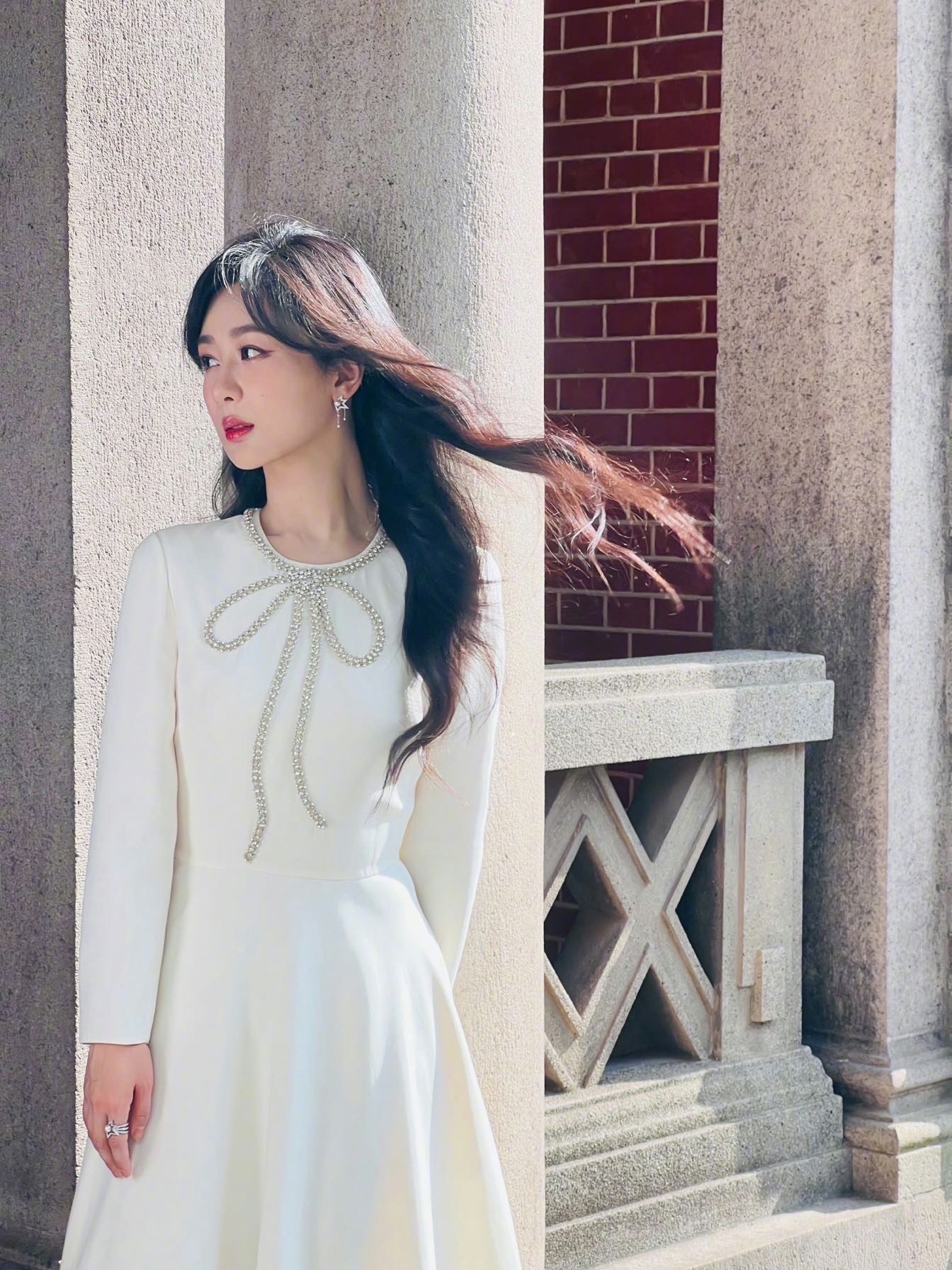#杨紫[超话]##杨紫小夭# [心]#杨紫长相思# 认真生活，温柔去爱。永远相信