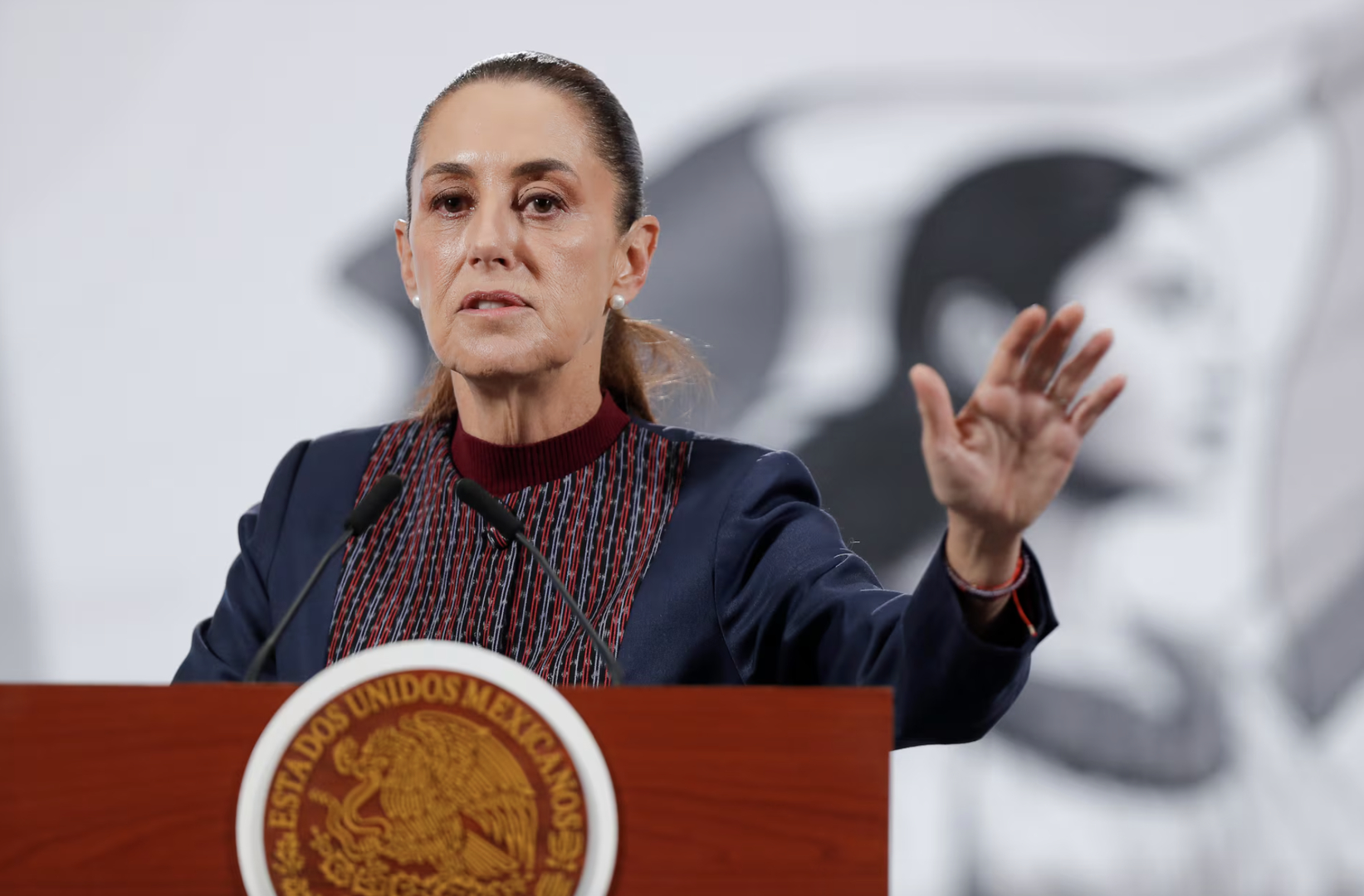 【墨西哥总统再次拒绝美军入境打击贩毒：上一次美国进入就拿走我们一半领土】当地时间