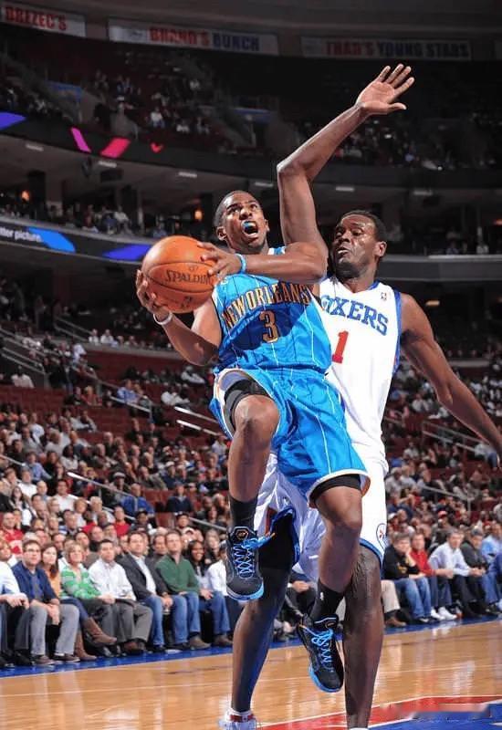 根据Shams Charania的报道：老将克里斯-保罗将会在本赛季结束后退役。