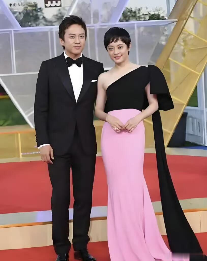 以为邓超偷穿孙俪衣服邓超、孙俪这夫妻俩这么多年还一直这么恩爱，真娱乐圈模范夫妻来