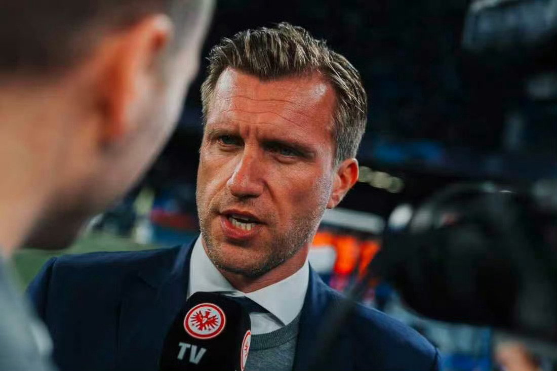 多特蒙德黄黑普鲁士 德天空Jesko von Eichmann:在球队内部，人们