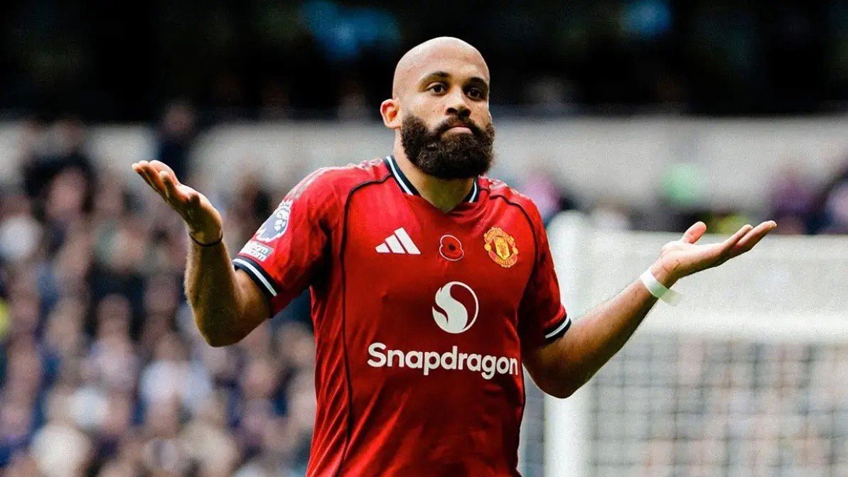 曼联对积分榜前10名拿15分，同期英超最多曼联从后10名身上拿10分，只赢了垫底