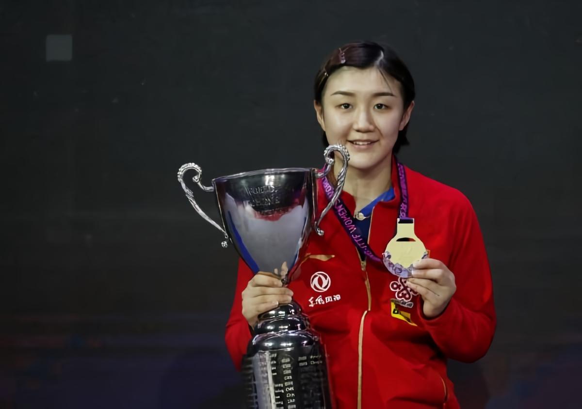 家人们，热点来了！如今跨界当演员的人不少，陈梦就在《小城大事》里客串了一把，还是