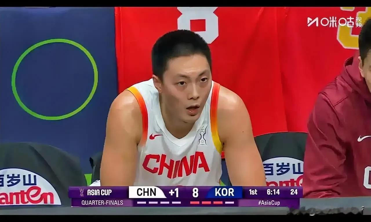 胡明轩打韩国男篮，把郭士强惊得后背发凉，浑身直冒冷汗！你胡明轩不带这么玩的，打印