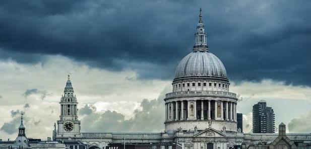 英国政坛这次真不是小事。

过去几百年，英国政治基本就是工党和保守党轮流坐庄。可