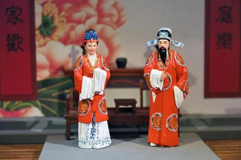 上海正宗的剧种是沪剧。越剧的“韵味”是绍兴的韵味，不管绍兴越剧如何变味，那都是越