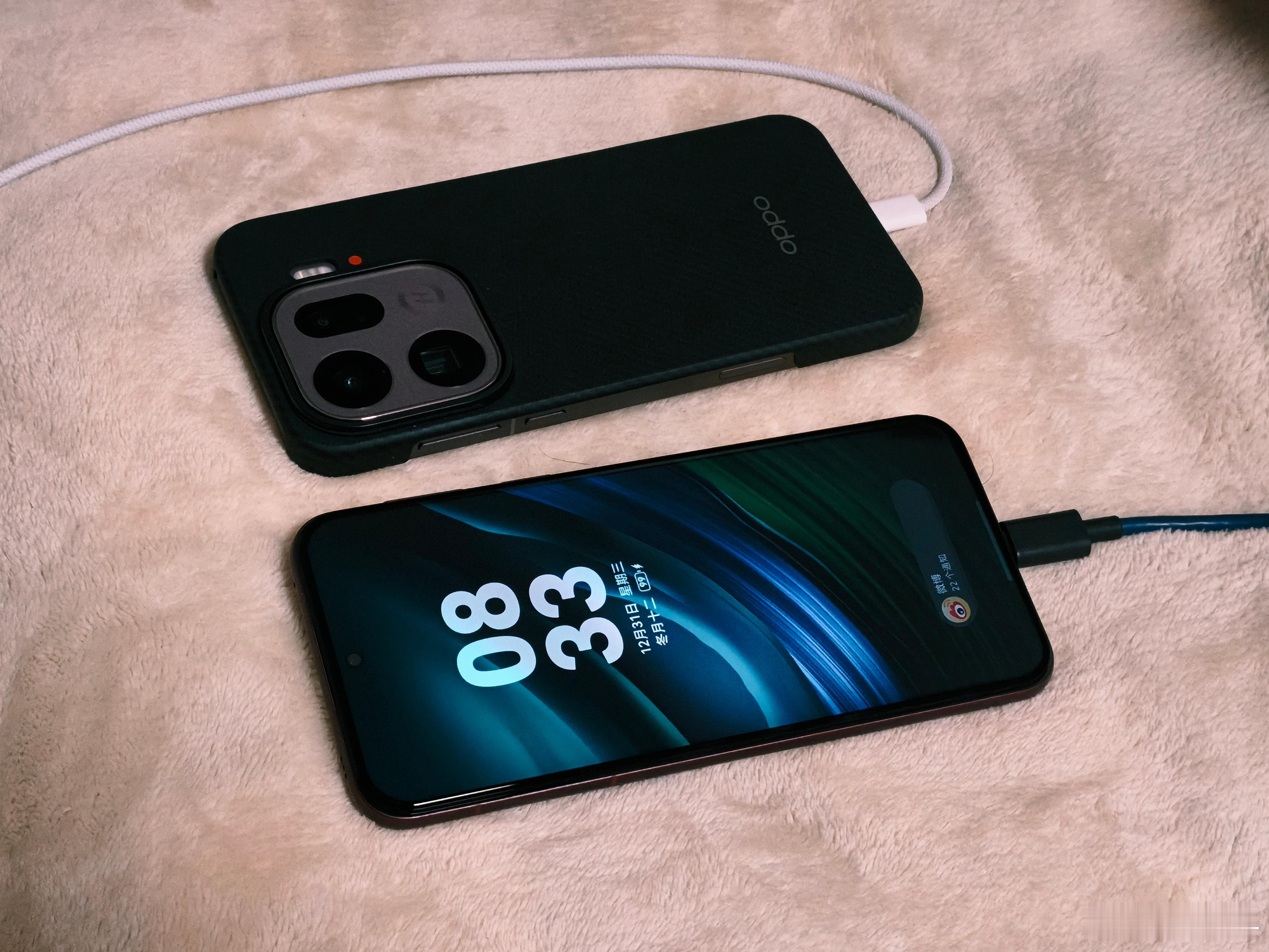 长期手机充电至100%会损伤电池 问题来了，这个所谓的长期是多久？长期是只充一晚