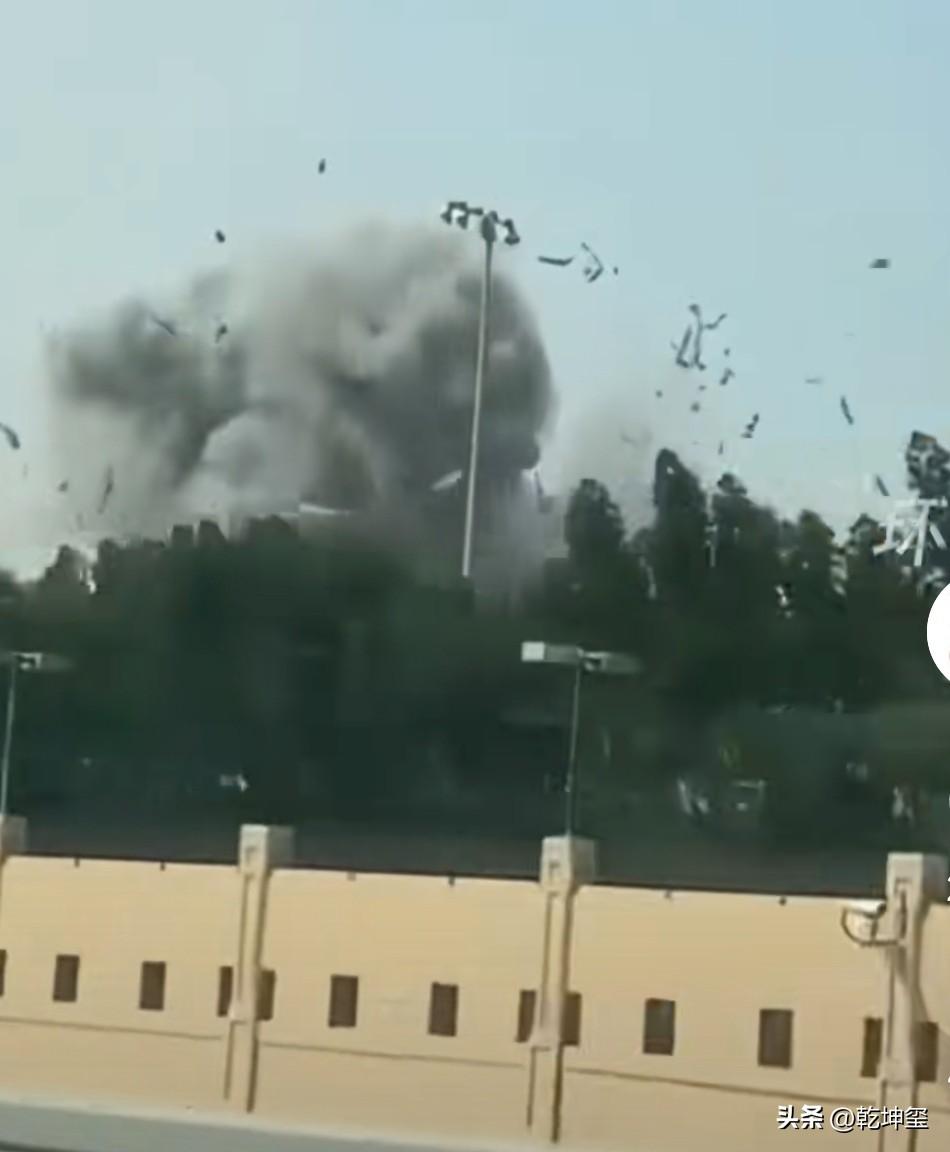 伊朗急了？不再幻想了？
   伊朗在以美联合打击下，不到2个小时就组织了对以色列