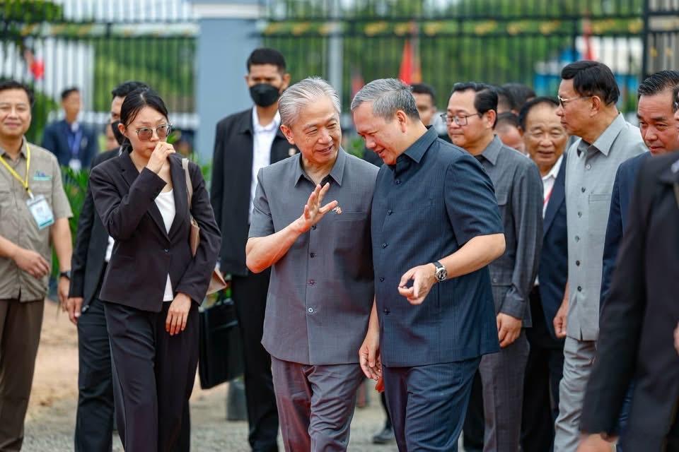 汪文斌  汪大使今日主持7号公路开通仪式！【图太多且重复率高，就选择性发】 