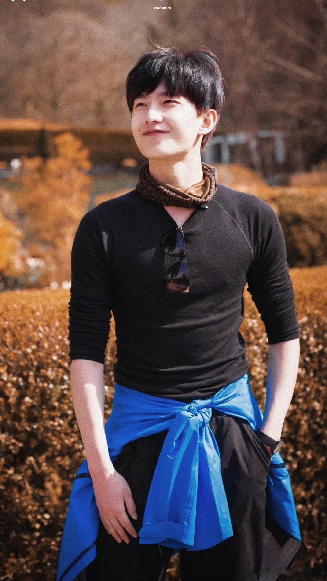 杨洋是花少2唯一没被消过音的宁静17年参加了杨洋的生日会花少2一个后劲十足的冷知