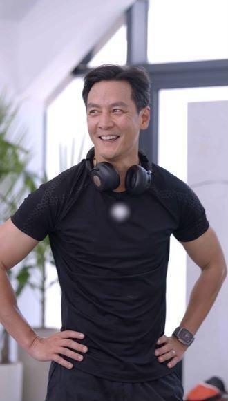 #吴彦祖的第一台SUV改装作品##吴彦祖颜值巅峰#看了最近吴彦祖在综艺里对上汽奥
