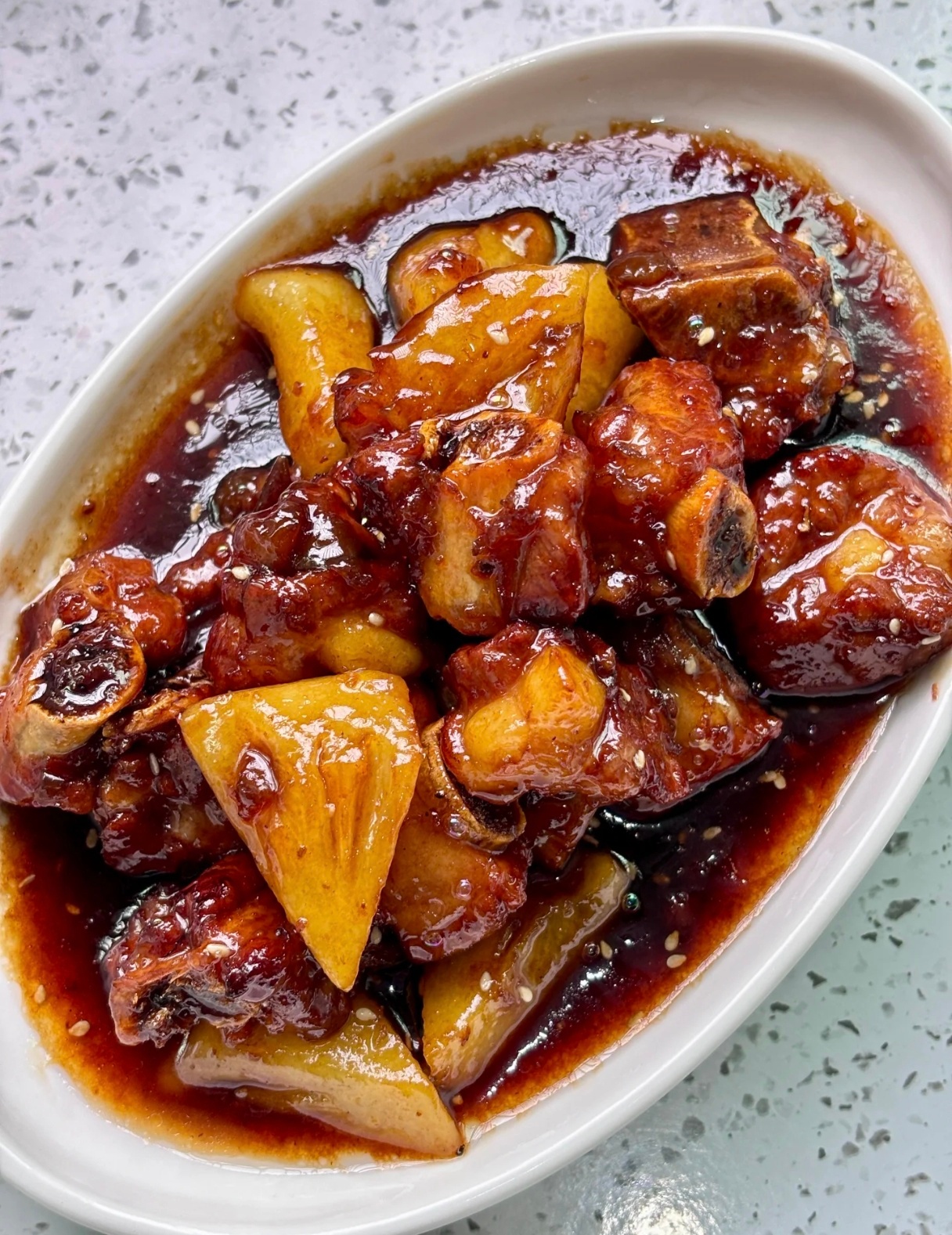 菠萝排骨炎炎夏日，看起来很有食欲 这我下班回家得立马安排上[馋嘴] ​​​