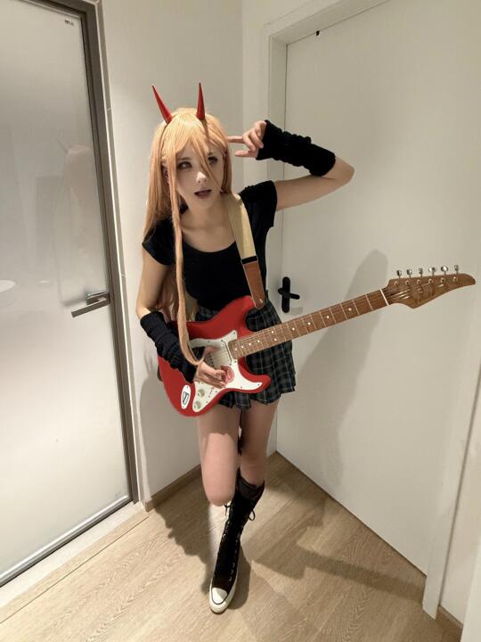 (^_-)
