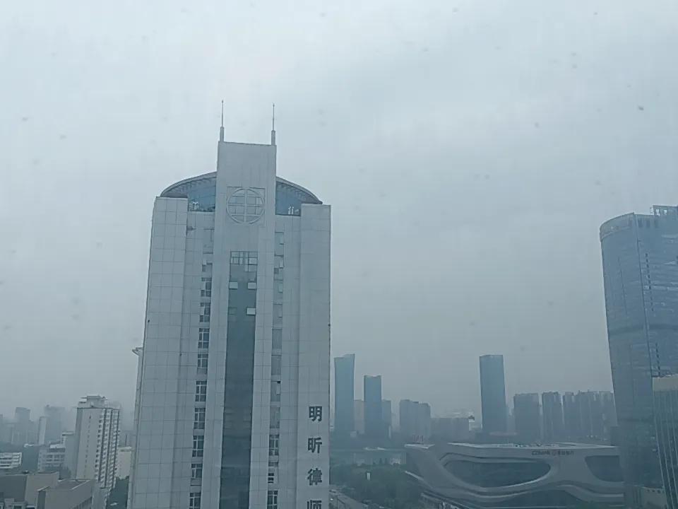 孩子又考了个倒数第一。
回家跟没事人似的，该吃吃该睡睡，这让我很郁闷。
更郁闷的