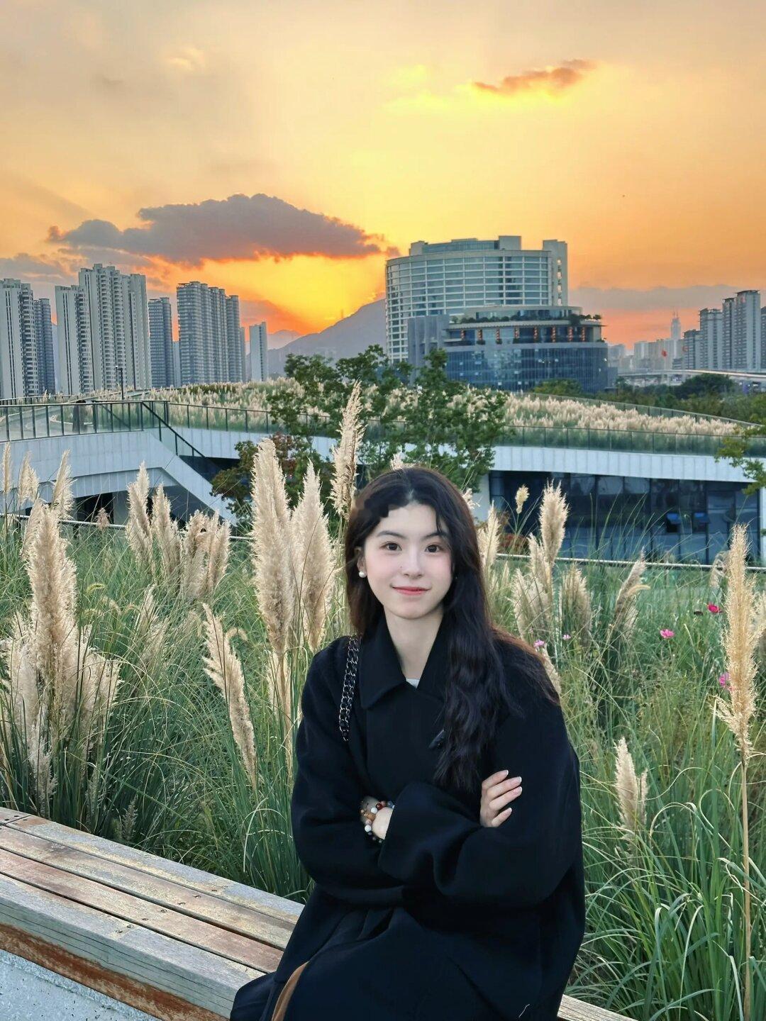 被朋友夸今天像文艺片里的女主🍂