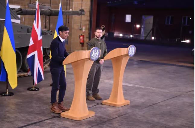 英国援助乌克兰远程导弹后，白宫重申不会跟进。
事实上，对于俄乌冲突，英美在内的各