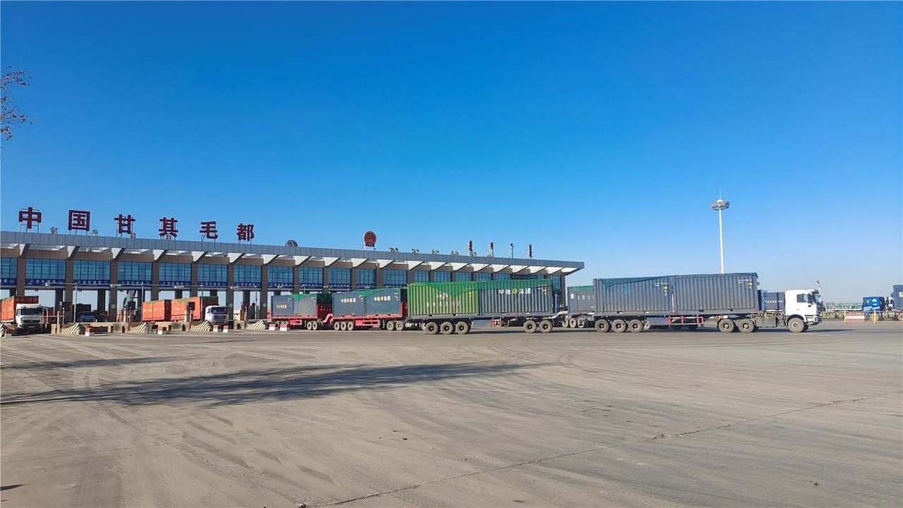 蒙古把铜矿给力拓又如何：铜精矿还是得从中国口岸走

强扭的瓜不甜，但不扭呢？
