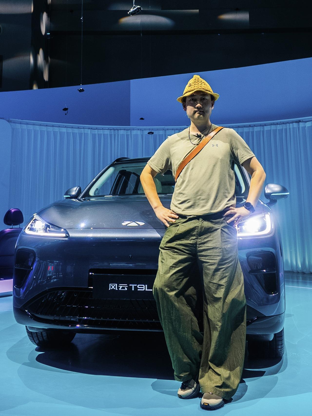 风云T9L双零重力座椅很实用，尤其在短暂等待的时候，一键躺倒很便捷，也都配备了腿