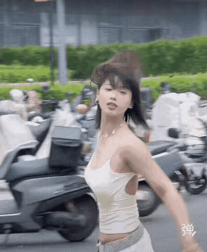 我想问一下，这是什么车？
有点像变形金刚的机甲风
硬朗的外观设计，肯定很多钢铁直