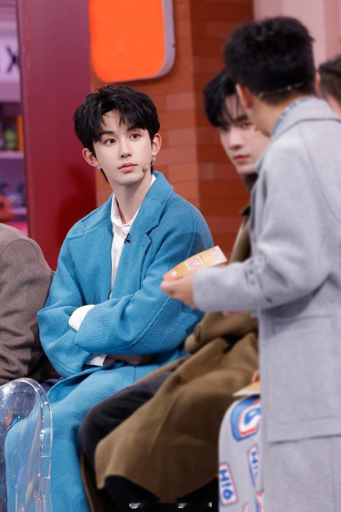 最先出卖郭俊辰的是他的耳朵 谁不为郭俊辰的红耳朵笑出声！他说自己装得超淡定，结果