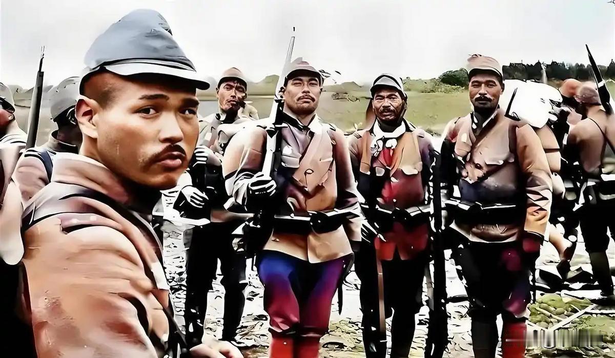 研究日军侵华，会发现日军和德军最大的不同是，德军是做坏事的职业军人，他们杀人只是